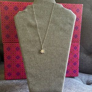 Sterling silver dainty star necklace